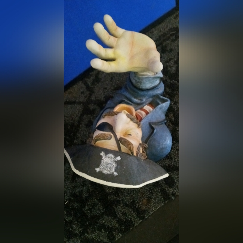 Ceramic Pirate Outstretched Hand put ur favorite bottle in his hand vintage1960s - Picture 3 of 5